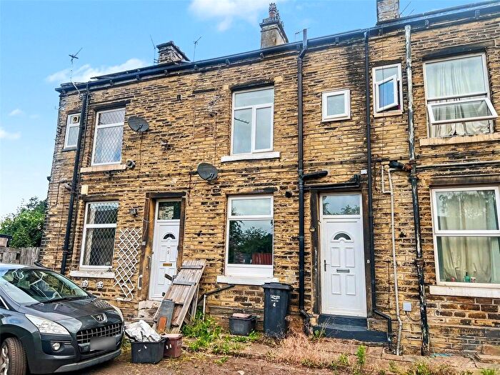 1 Bedroom Terraced House For Sale In Wakefield Road, Brighouse, West Yorkshire, HD6