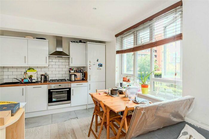 3 Bedroom Flat To Rent In Bletchley Court, Wenlock Street, London, N1