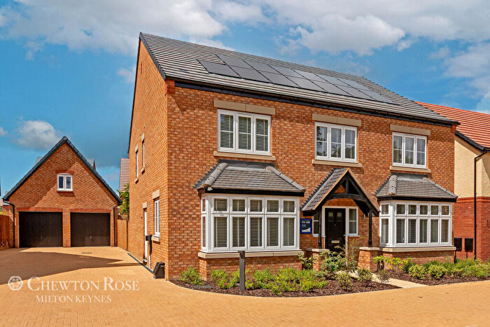 6 Bedroom Detached House For Sale In Cratchit Crescent, Northampton, NN4