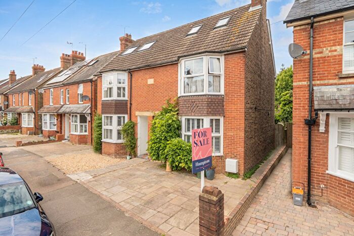 2 Bedroom Detached House For Sale In Swindon Road, Horsham, RH12