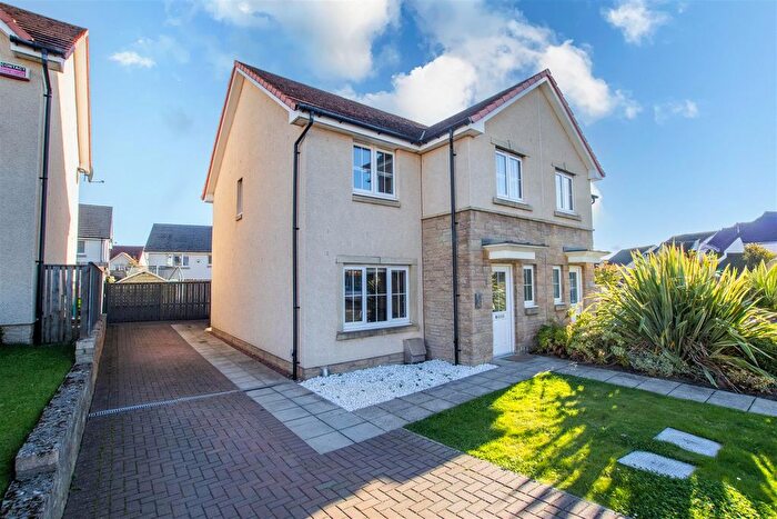 3 Bedroom Semi-detached House For Sale In Millcraig Place, Winchburgh, Broxburn, EH52