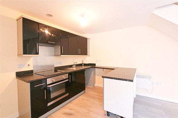 2 Bedroom End Of Terrace House To Rent In Carrfield, Hyde, Greater Manchester, SK14