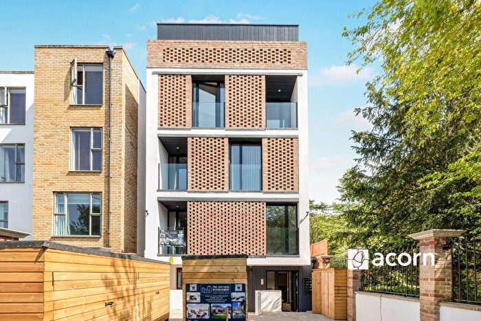 2 Bedroom Flat To Rent In Underhill Road, London, SE22