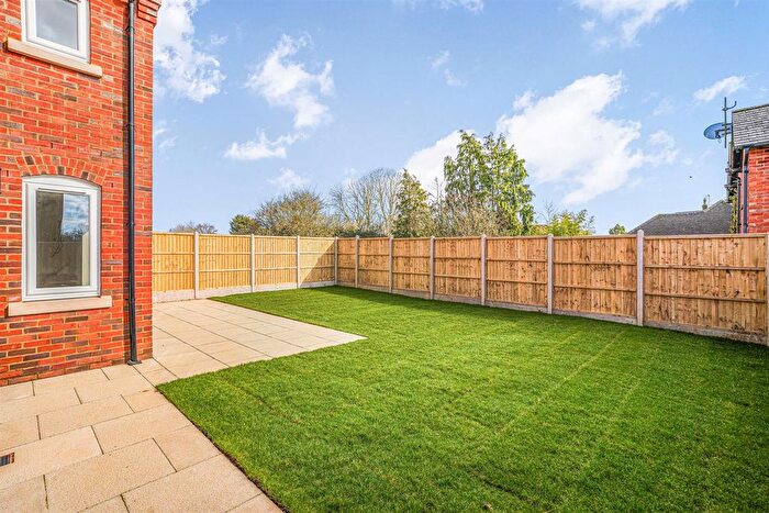 4 Bedroom Detached House For Sale In Long Street, Hanslope, Milton Keynes, MK19