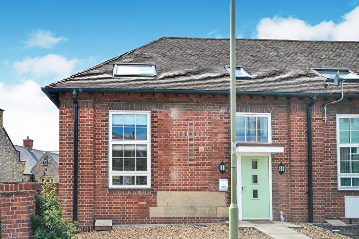 2 Bedroom Terraced House To Rent In Park Avenue, Oswestry, Shropshire, SY11