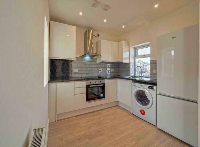 2 Bedroom Flat To Rent In Harringay Road, Harringay, N15