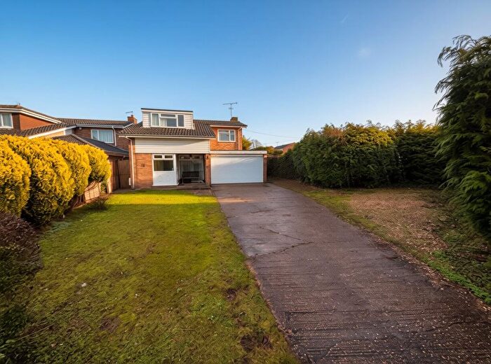 4 Bedroom Detached House For Sale In Washbrook Close, Barton-Le-Clay, MK45