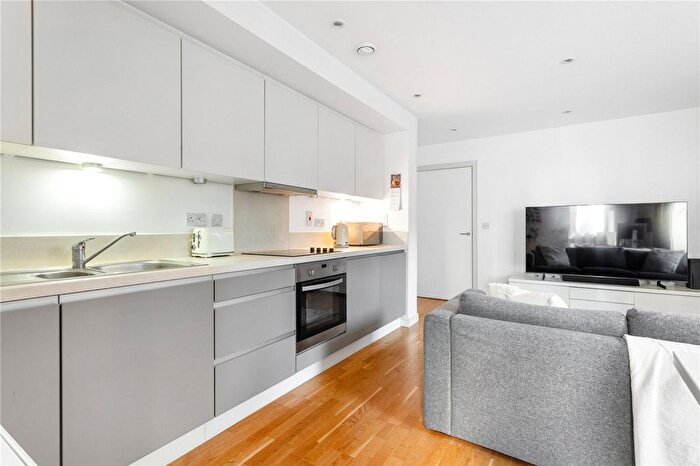 1 Bedroom Flat To Rent In Kennet House, Enterprise Way, London, SW18