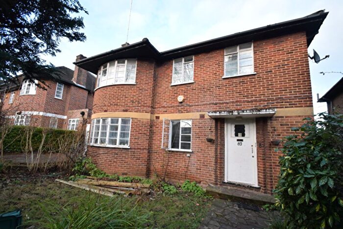 3 Bedroom Detached House For Sale In The Ridings, Ealing, W5