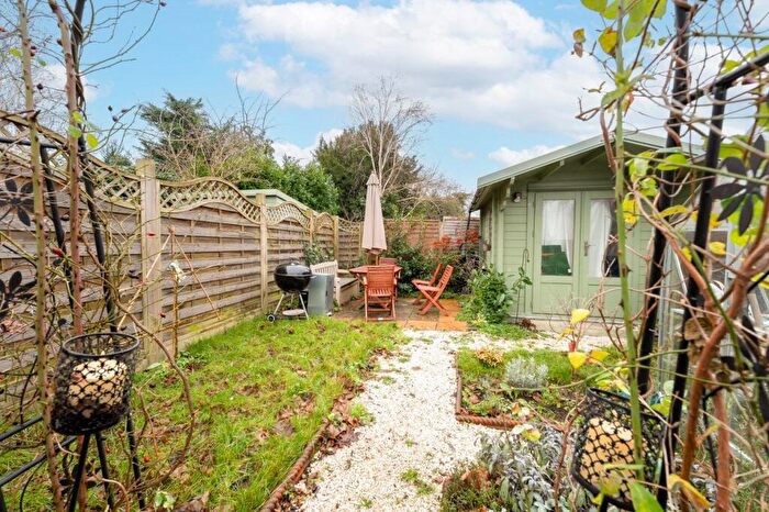 2 Bedroom Apartment For Sale In Egmont Road, Sutton, SM2