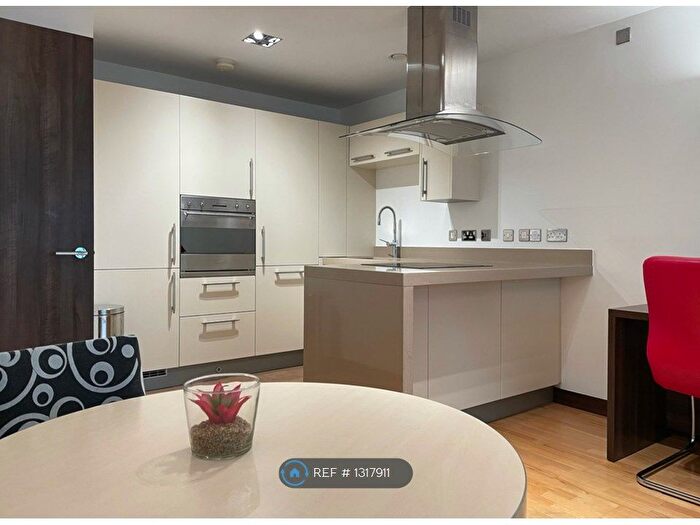 1 Bedroom Flat To Rent In Bridges Court Road, London, SW11