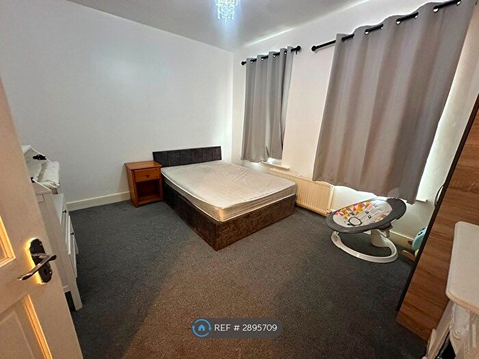 2 Bedroom Terraced House To Rent In Althorp Road, Luton, LU3