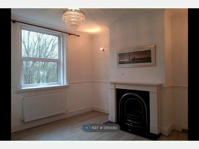 2 Bedroom Terraced House To Rent In Penuel Place, Halifax, HX3