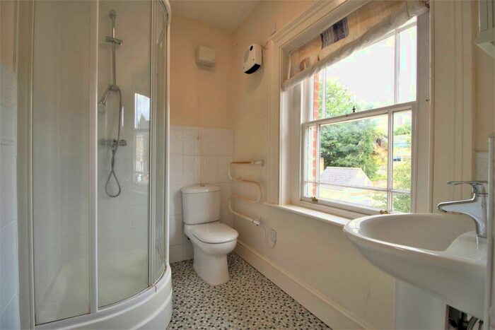 2 Bedroom Flat To Rent In Duplex Apartment, Cliftonville -, NN1