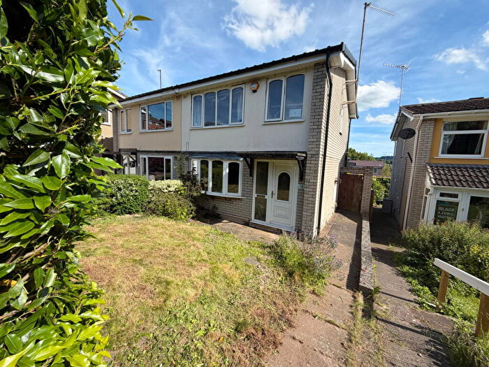 3 Bedroom Semi-Detached House For Sale In Sorrel Walk, Amblecote, Brierley Hill, DY5