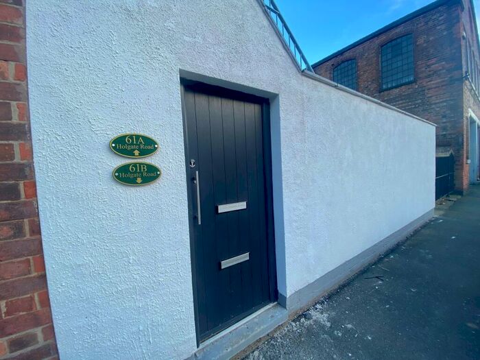 1 Bedroom Flat To Rent In Flat B, Holgate Street, The Meadows, NG2