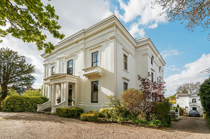 2 Bedroom Apartment For Sale In Oakfield, The Park, Cheltenham, GL50