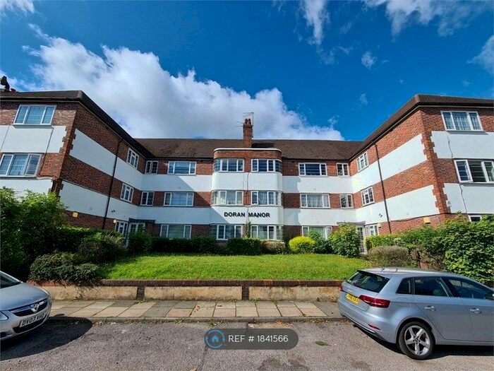 3 Bedroom Flat To Rent In Great North Road, Highgate, London, N2