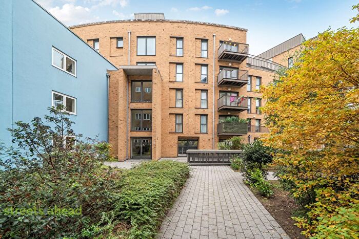 1 Bedroom Flat To Rent In Whitestone Way, Croydon, CR0