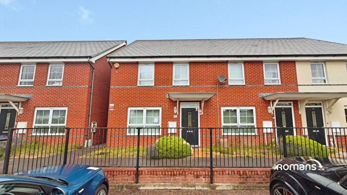 3 Bedroom End Of Terrace House For Sale In Wilson Crescent, Basingstoke, Hampshire, RG21