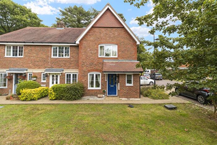 3 Bedroom End Of Terrace House For Sale In Akehurst Close, Hellingly, Hailsham, BN27