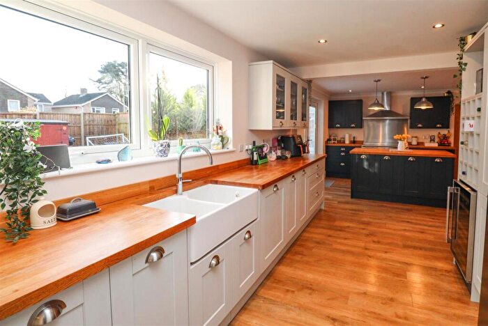 4 Bedroom Detached House For Sale In Tavistock Road, Fleet, GU51