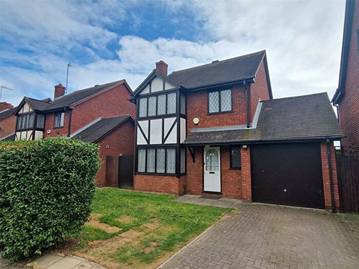 3 Bedroom Detached House To Rent In Groveside Close, West Acton, London, W3