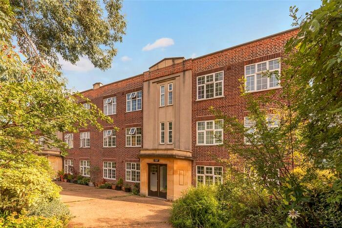 2 Bedroom Flat To Rent In Langham Court, Park Road, TW1