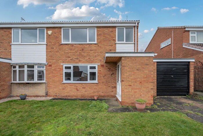 3 Bedroom Semi Detached House For Sale In Barnstaple Close, Wigston, LE18