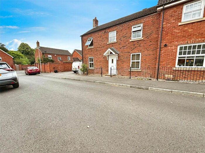 3 Bedroom Semi-Detached House For Sale In Bilberry Gardens, Mortimer, Reading, RG7