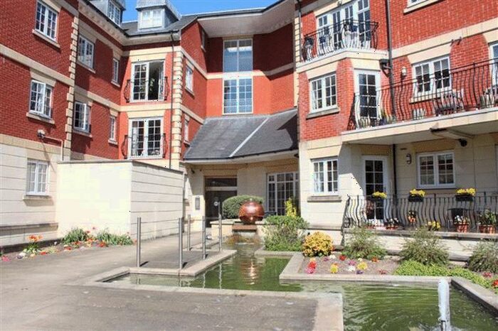 2 Bedroom Flat To Rent In Eastcote Road, Pinner, Middlesex, HA5