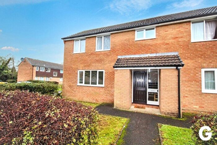1 Bedroom Apartment For Sale In Willow Drive, Ringwood, Hampshire, BH24