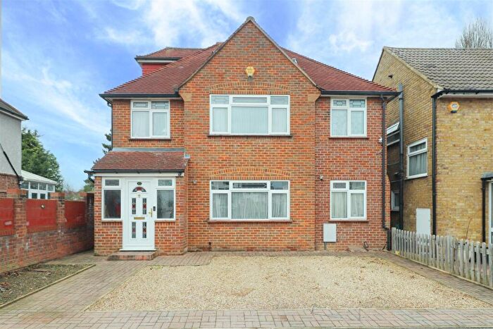 5 Bedroom Detached House For Sale In The Uplands, Ruislip, HA4