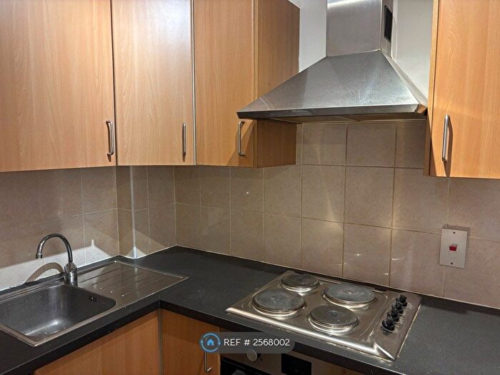 1 Bedroom Flat To Rent In Greenacres, Barnet, EN4