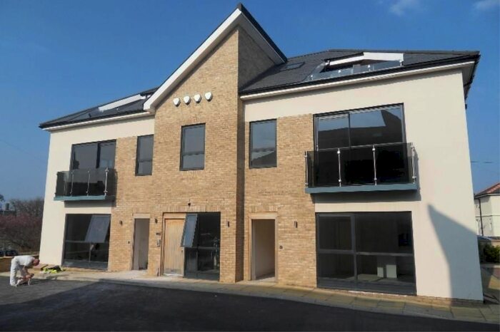 2 Bedroom Flat To Rent In Park Square, Rawdon, Leeds, LS19