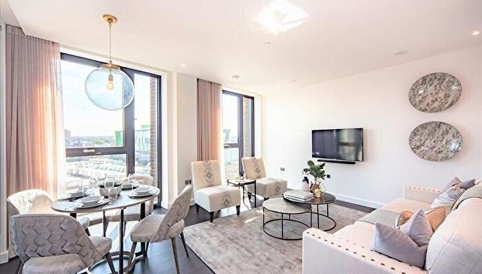 2 Bedroom Flat To Rent In Charles Clowes Walk, London, SW11