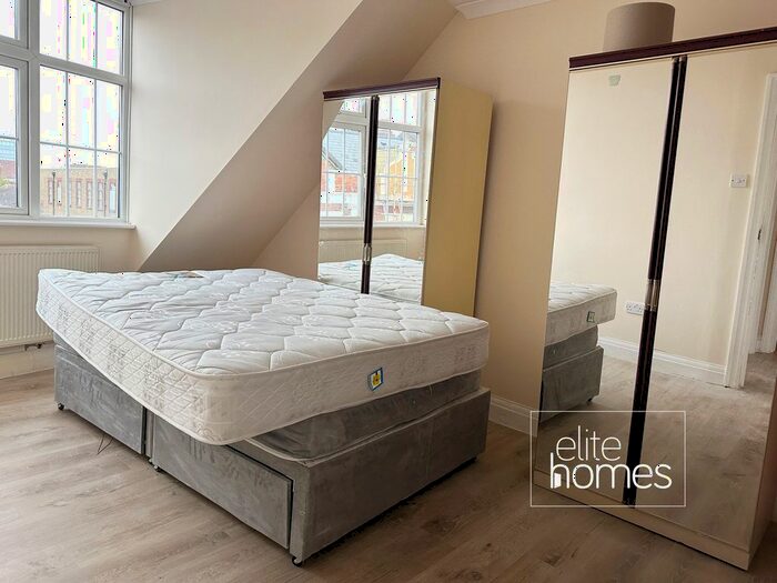 2 Bedroom Flat To Rent In York Street, Twickenham, TW1