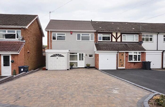 3 Bedroom End Of Terrace House To Rent In Chesterfield Close, Northfield, Birmingham, B31