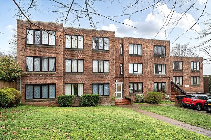 2 Bedroom Flat For Sale In Foxgrove Road, Beckenham, BR3