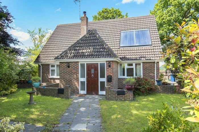 3 Bedroom Detached House To Rent In School Hill, Wrecclesham, Farnham, Surrey, GU10