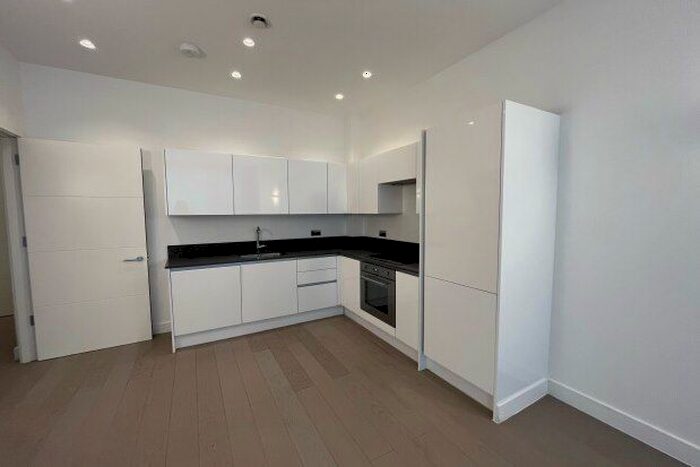 1 Bedroom Flat To Rent In Downmill Road, Bracknell, RG12