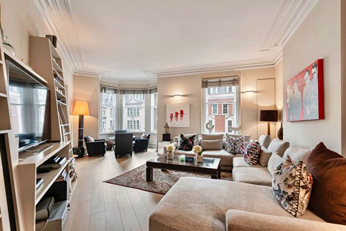 3 Bedroom Flat To Rent In Knightsbridge, SW1X