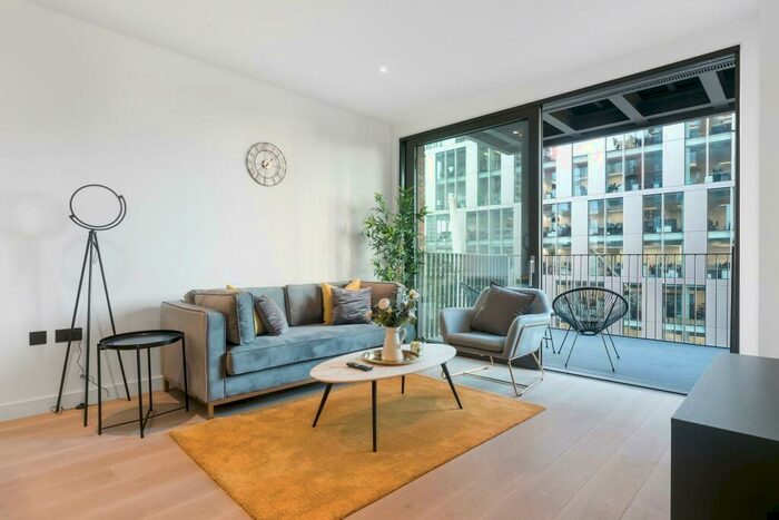 2 Bedroom Flat To Rent In The Modern, Embassy Gardens, London, SW11
