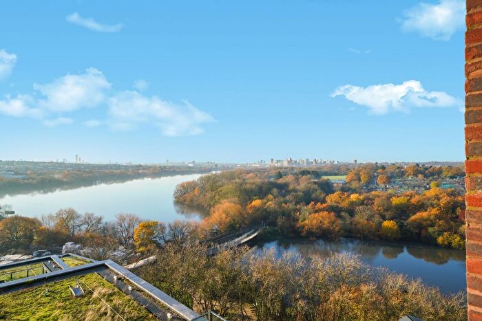 1 Bedroom Flat For Sale In Shearwater Drive, Goshawk Court, NW9