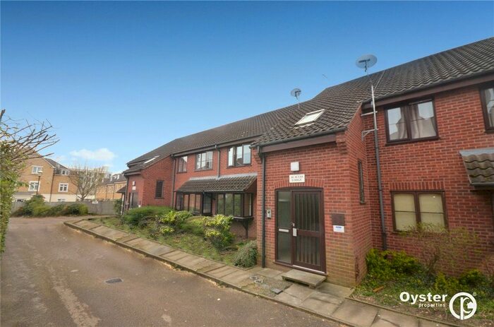 2 Bedroom Flat To Rent In Acacias Lodge, The Acacias, Barnet, EN4