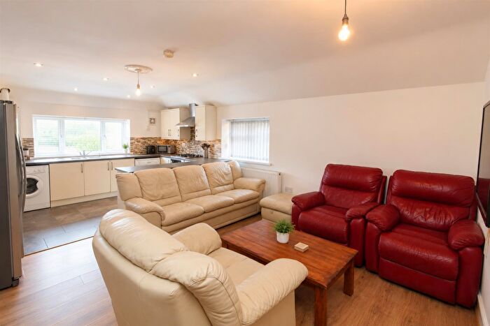 6 Bedroom Flat To Rent In Woodville Road, Cathays, Cardiff, CF24