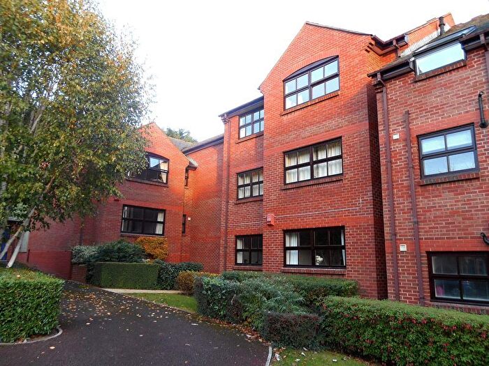 2 Bedroom Flat To Rent In Old Mill Close, St Leonards, Exeter, EX2