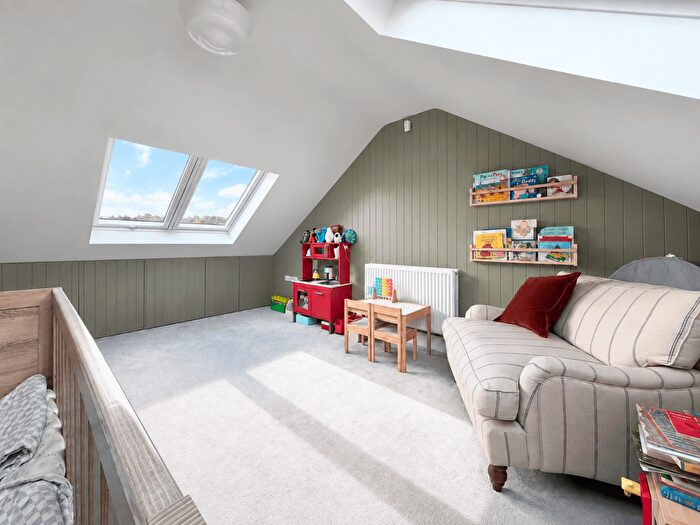 3 Bedroom Terraced House For Sale In St. Francis Close, Tring, HP23