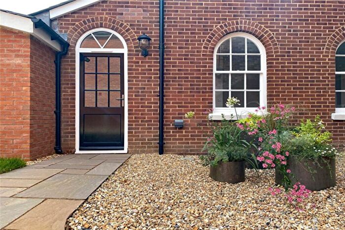3 Bedroom Apartment For Sale In Magdalen Road, Exeter, EX2