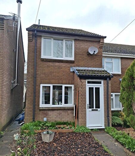 2 Bedroom Semi-Detached House To Rent In Cotswold Close, Verwood, Dorset, BH31